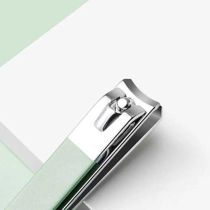 Нов комплект за маникюр от 16 части с калъфче