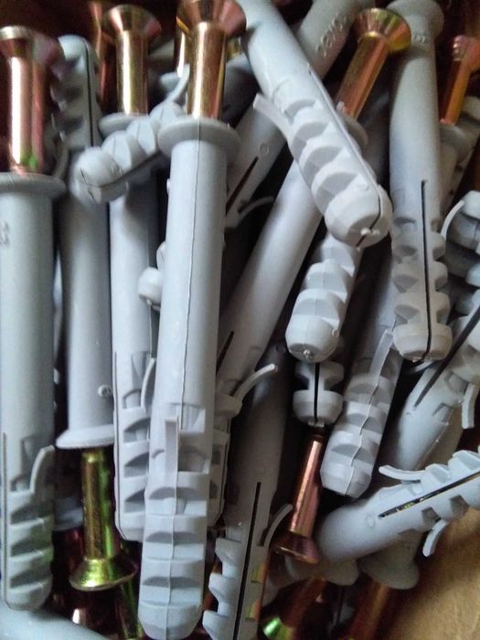 Дюбеля  Шурупы с дюбелем