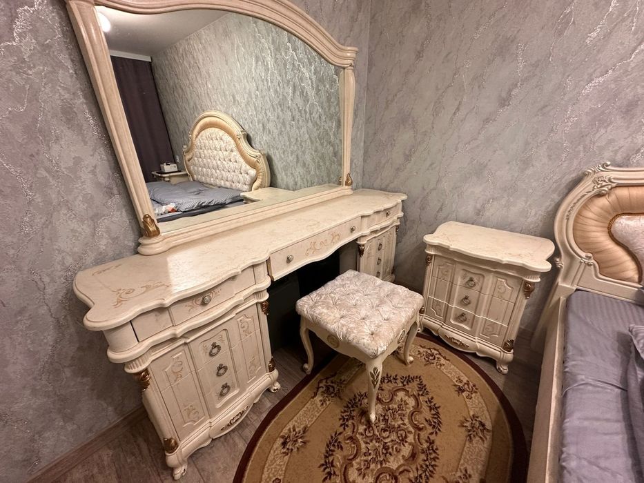 Спальный гарнитур