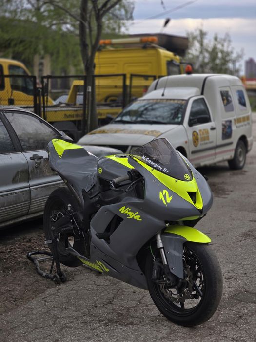 Изработка на едноцветни стикери по поръчка