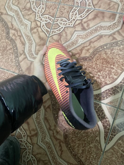 Ghete de fotbal nike mercurial 42