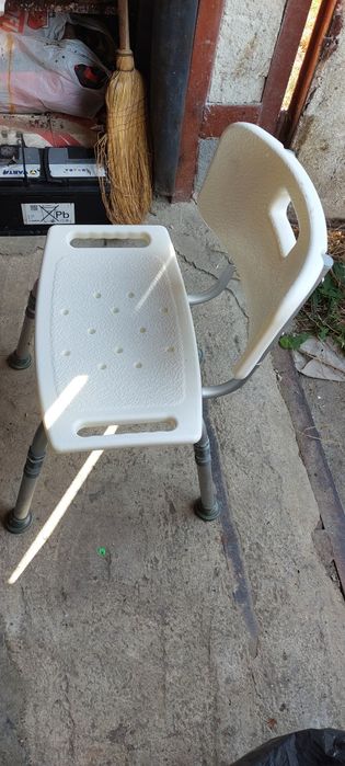Scaun pt dus reglabil pt persoane cu dizabilitati