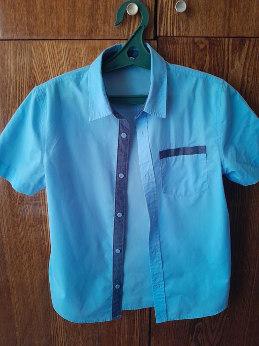 Продам рубашку на мальчика.