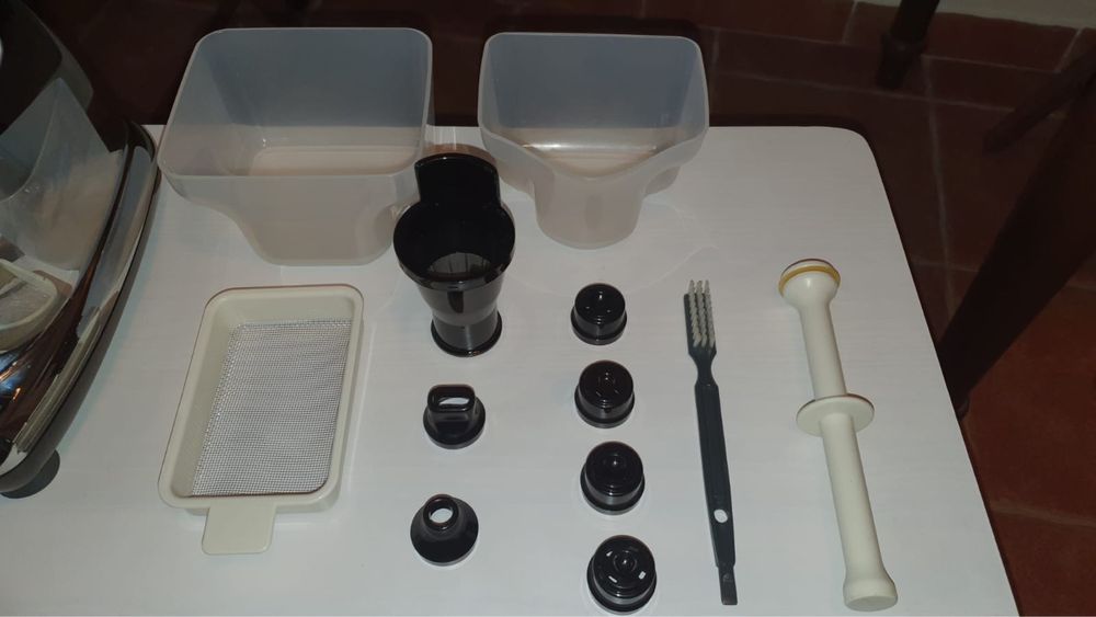 Storcator de fructe si legume OMEGA