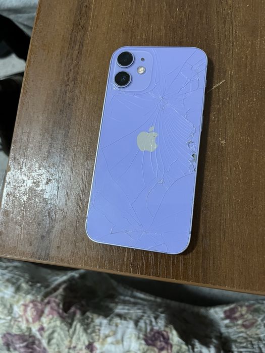 Айфон 12 мини  память 128 АКБ 77