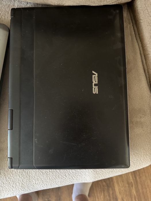 Лаптопи за части 8 броя и 8 компиутара