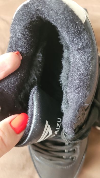 Распродажа демисезонных кроссовок