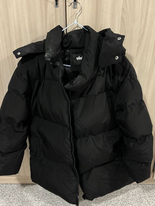 Продаю пуховик и кожанку.