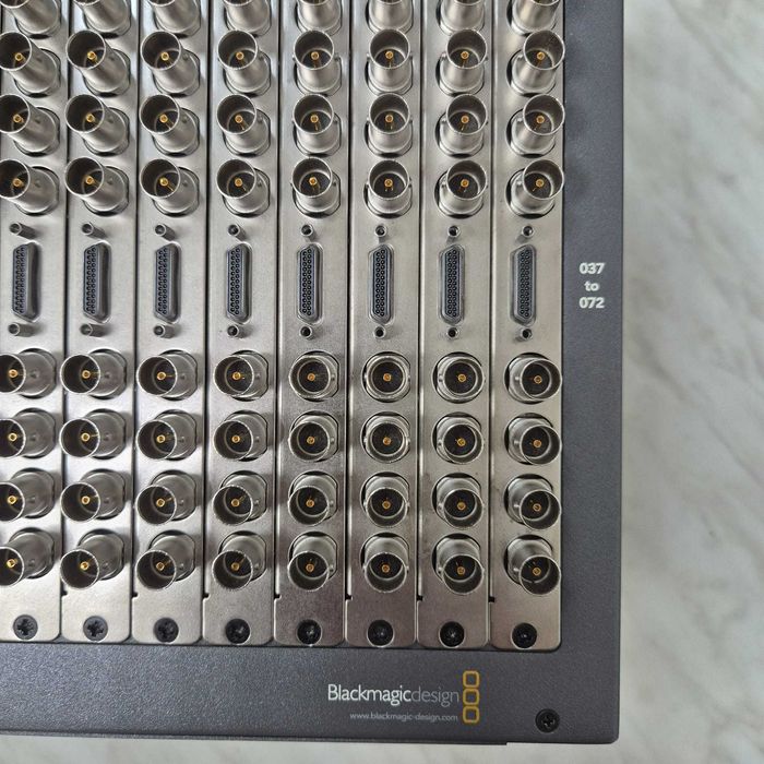 BalckMagic UNIVERSAL VIDEOHUB 72 Optical Fiber Interface Zeus Amanet Rahova