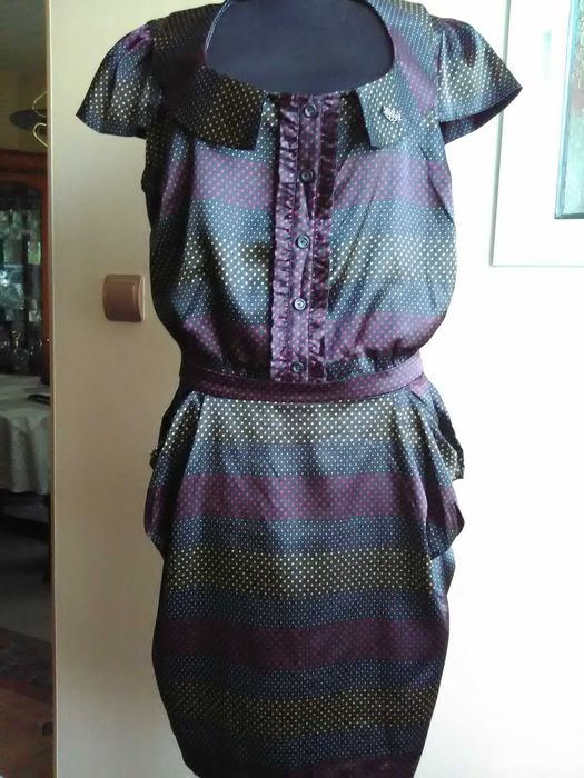 рокля с къс ръкав на точки