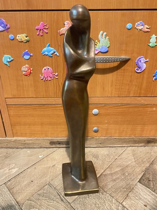 Statuetă Modernistă din Bronz Masiv – Siluetă Abstractă / Madonă (~3 kg)