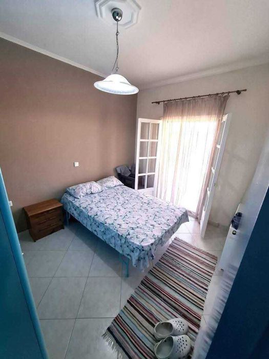 Продава прекрасна къща с площ 60 м2 и двор 220 м2 в Неа Врасна, Гърция