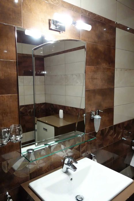 Дава се под наем Двустаен апартамент в София, Изток - 70 кв.м за 700 € - Снимка #2