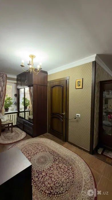 Квартира на Чиланзар,ул Мукимий-кафе Камыш 3/4/4 общ пл 65м +Балкон