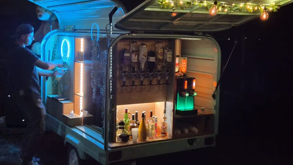 Inchiriez bar mobil pt evenimente