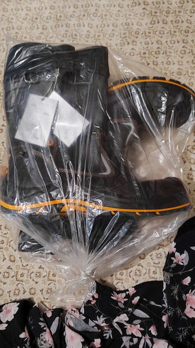 Зимный сапоги сатылады