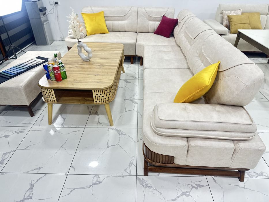 Ugoloq model : Karmen