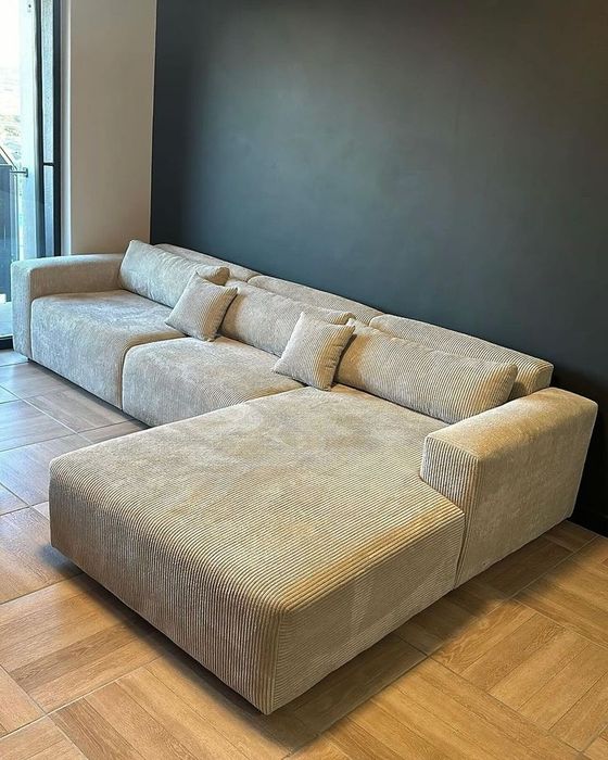 Диван в стиле хай-тек