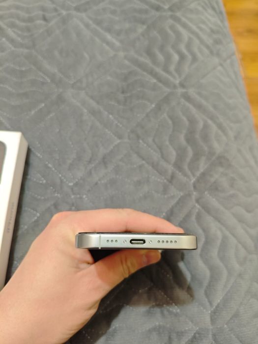 продам айфон 16 про