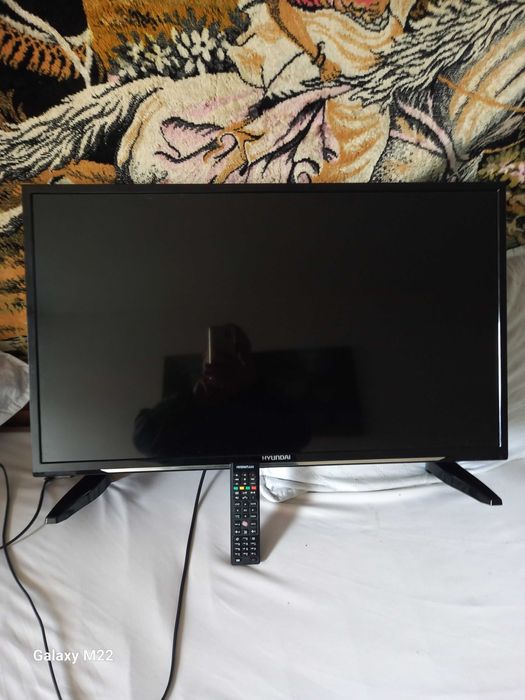 Televizor LED Hyundai, 81cm, 32 HYN 1450B impecabil