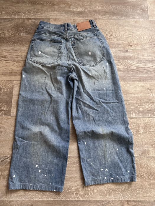 Джинсы Acne Studios 1981 Loose Fit — с эффектом краски