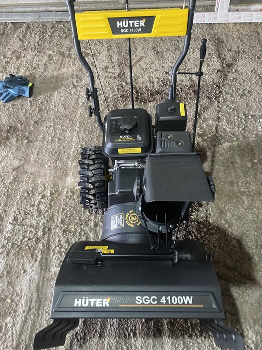 Продам снего уборочный ротер Huter