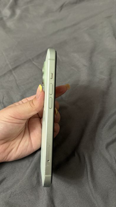 Продам Iphone 15   128Гб.