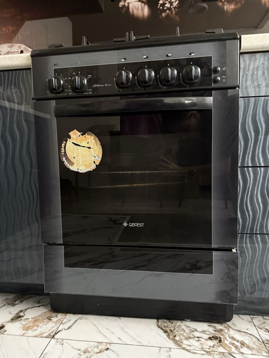 Газовая плита марки GEFEST