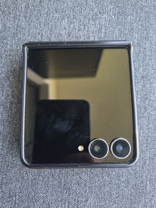 Samsung Galaxy Flip 7