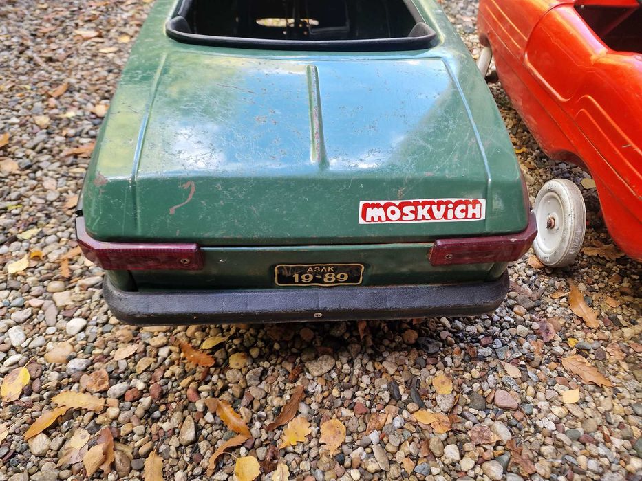 Ретро метална количка с педали