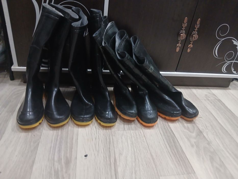 Продам резиновый сапог