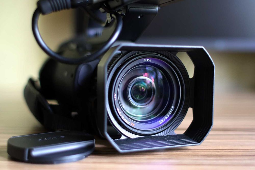 Профессиональная видеокамера Sony PXW-X70