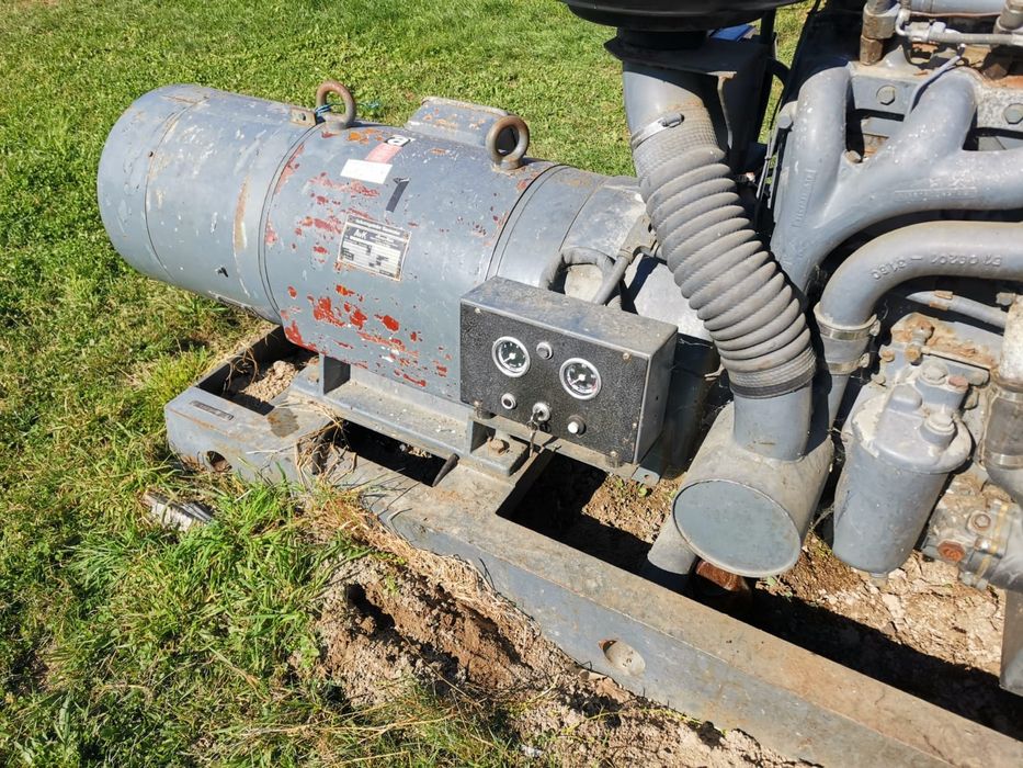 Vând generator 380V