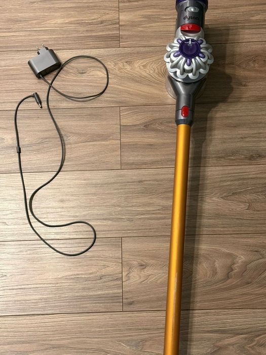 Aspirator Dyson V8