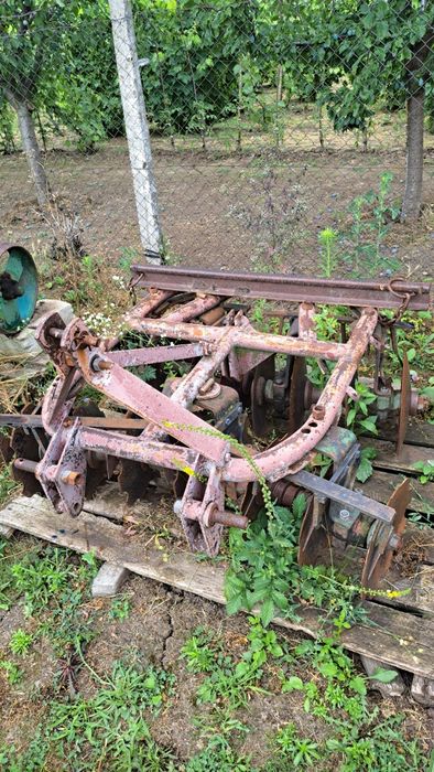 Vand utilaje agricole sau schimb cu tractor
