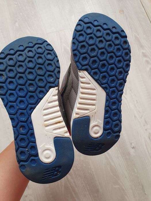 Încălțăminte mar 33 și 29