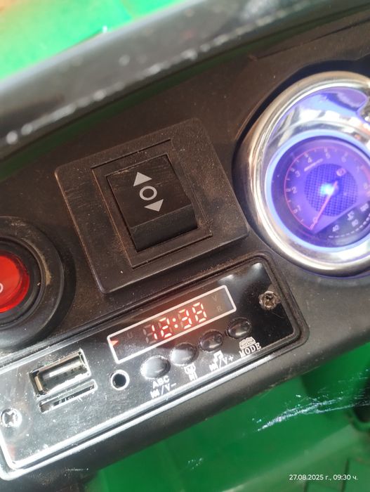 Детска електрическа кола