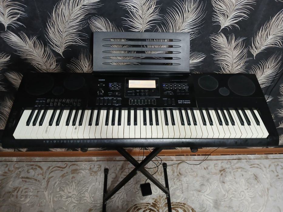 Электронный синтезатор Casio
