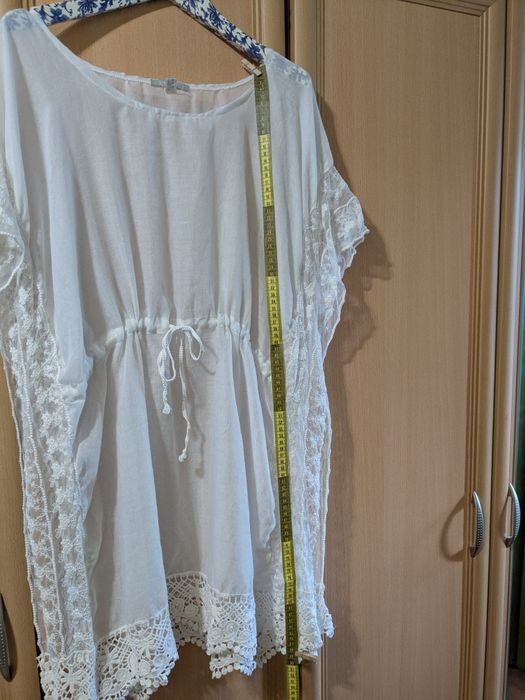 Парео за плаж, много хубаво и в перфектно състояние.