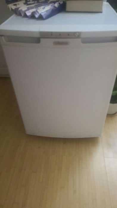 Продам морозильник Бирюса