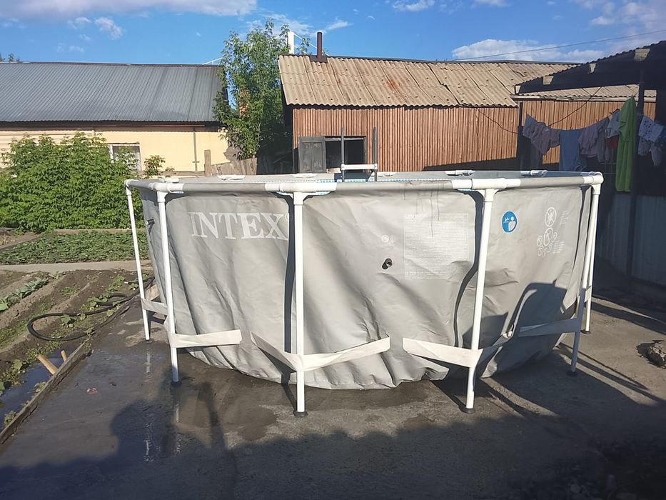 Продам бассейн большой