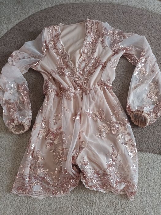 Salopeta de ocazie cu paiete