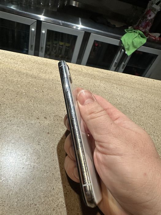 Продам iPhone X 64g/100%