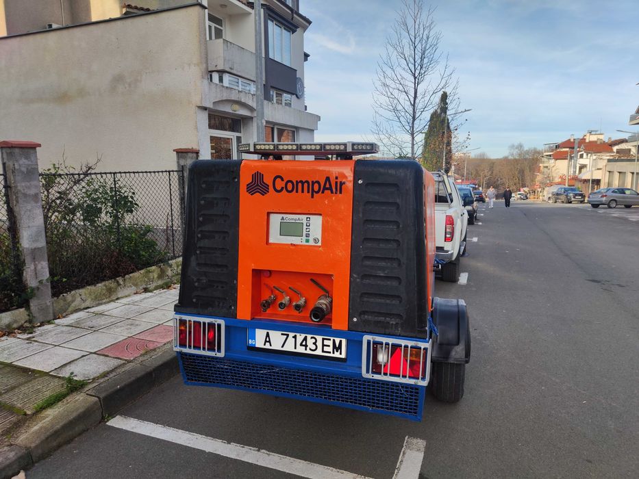 Продава Мобилен винтов дизелов компресор 9.5m³, 12bar.