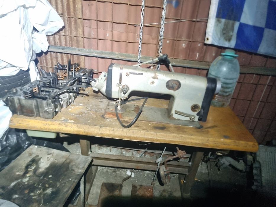 Masina de cusut industriala