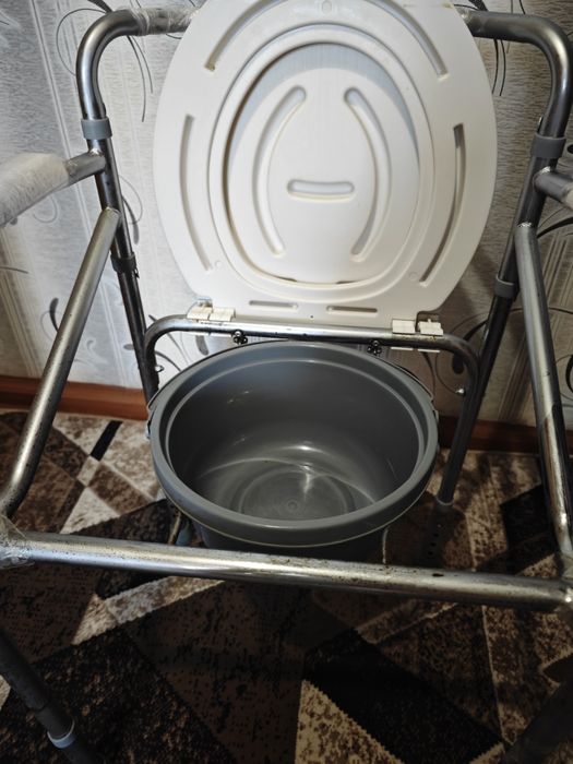 Кресло туалет переносное