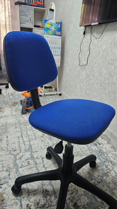 Продам кресло на колесиках