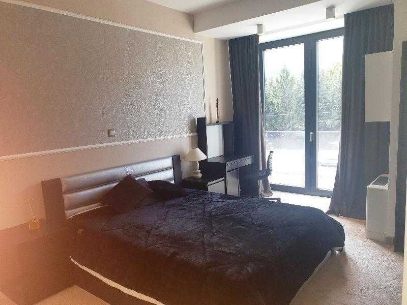 Дава се под наем Двустаен апартамент в София, Гео Милев - 81 кв.м за 428.91 € - Снимка #1
