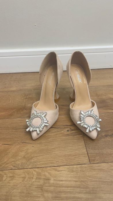 Продам красивые туфли для мероприятий свадьбы и торжество