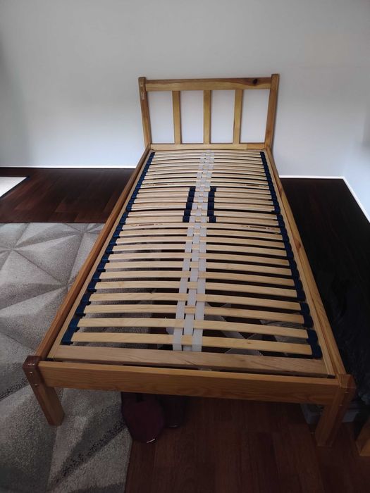 Pat de o persoană cu satea